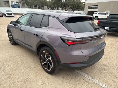 Used 2025 Chevrolet Equinox EV LT image 3