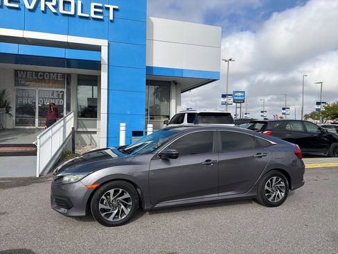 Used 2018 Honda Civic EX image 10