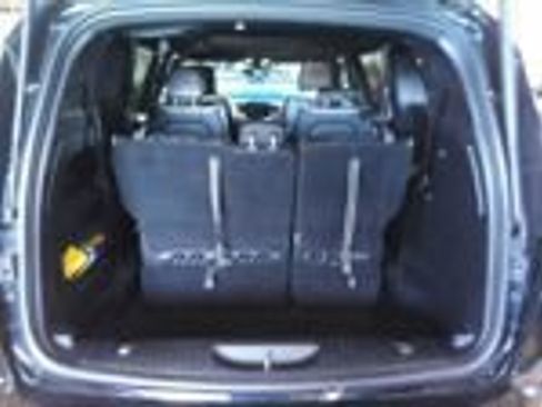 Used 2025 Chrysler Pacifica Limited FWD image 17