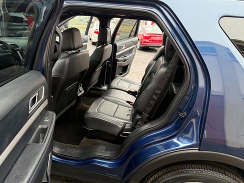Used 2016 Ford Explorer XLT w/ Equipment Group 202A image 12