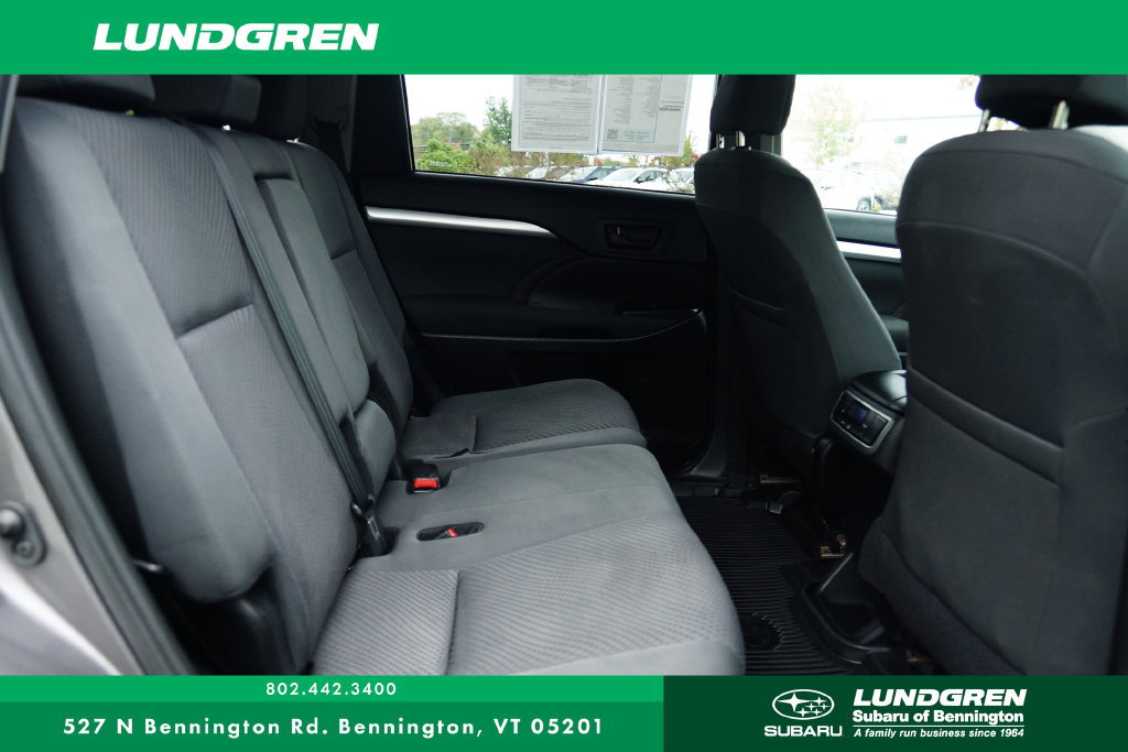 Used 2019 Toyota Highlander LE AWD/4WD image 26