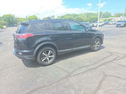 Used 2018 Toyota RAV4 XLE AWD/4WD image 8