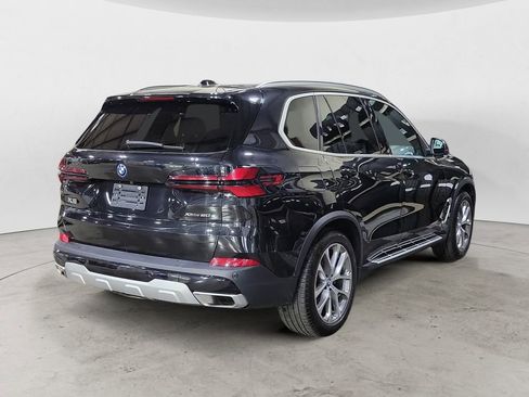 Used 2025 BMW X5 xDrive50e w/ Climate Comfort Package image 5
