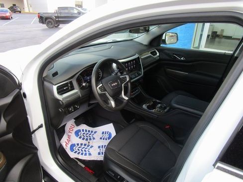 Certified 2023 GMC Acadia SLE w/ Driver Convenience Package image 21