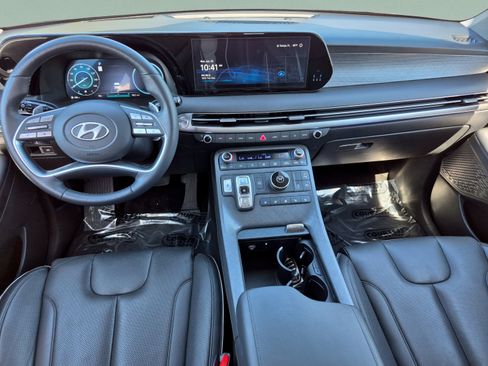 Certified 2024 Hyundai Palisade Limited FWD image 11