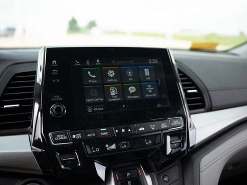 Used 2018 Honda Odyssey EX image 24