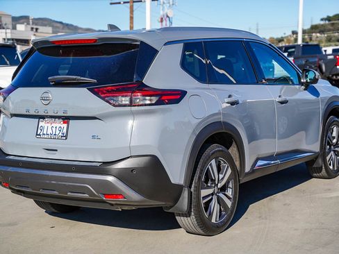 Used 2023 Nissan Rogue SL image 9