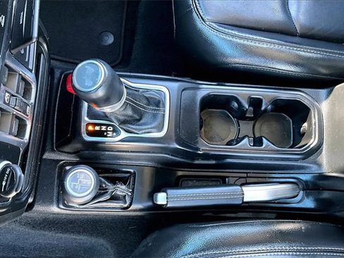 Used 2022 Jeep Wrangler Unlimited Sahara w/ Cold Weather Group image 16