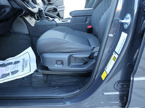 Used 2025 Toyota Tacoma SR5 image 41