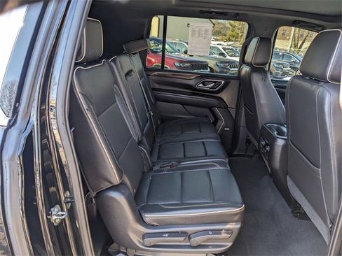 Used 2021 Chevrolet Suburban Premier w/ Premium Package image 34