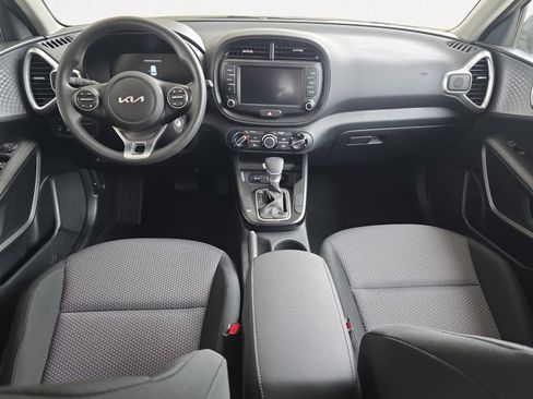 Certified 2025 Kia Soul LX image 2