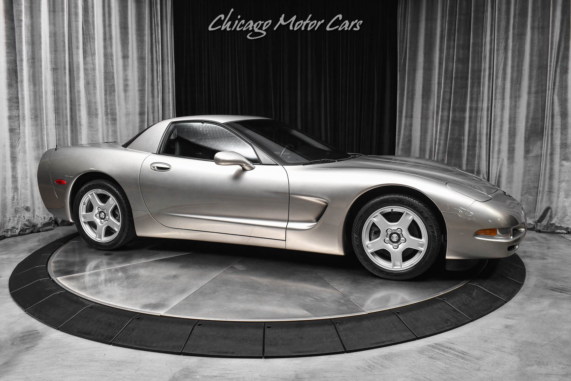 Used 1999 Chevrolet Corvette Coupe w/ Lighting Pkg RWD image 6
