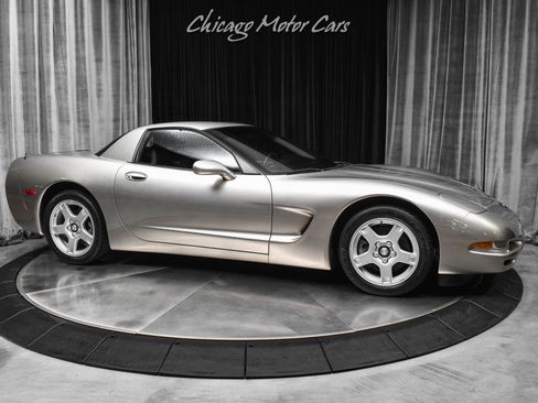 Used 1999 Chevrolet Corvette Coupe w/ Lighting Pkg RWD image 6