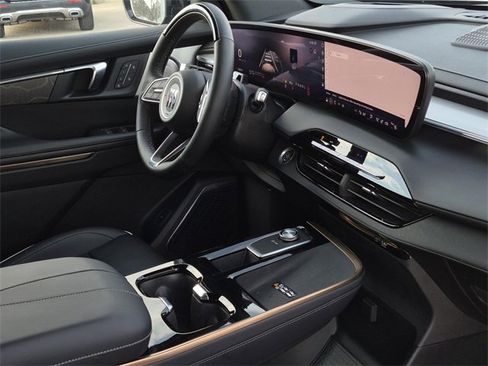 Used 2025 Buick Enclave Avenir w/ Super Cruise Package image 11