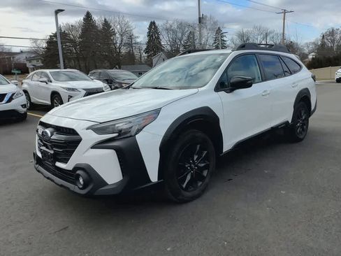 Used 2023 Subaru Outback Onyx Edition image 4