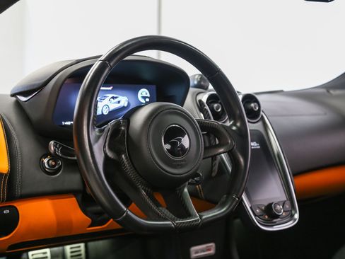 Used 2016 McLaren 570S Coupe RWD image 38