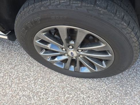 Used 2020 Ford Expedition Limited w/ Equipment Group 301A image 7