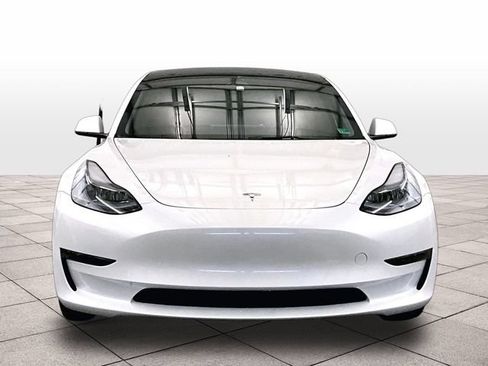 Used 2023 Tesla Model 3 Standard Range RWD image 3