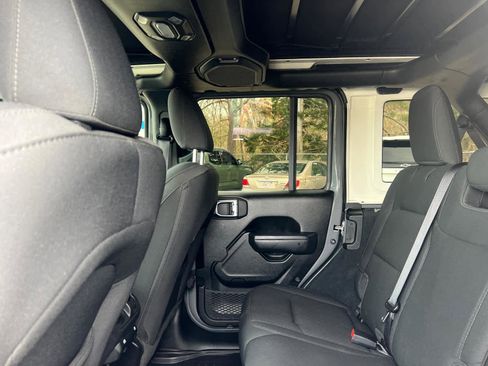 Used 2022 Jeep Wrangler Unlimited Sport image 28