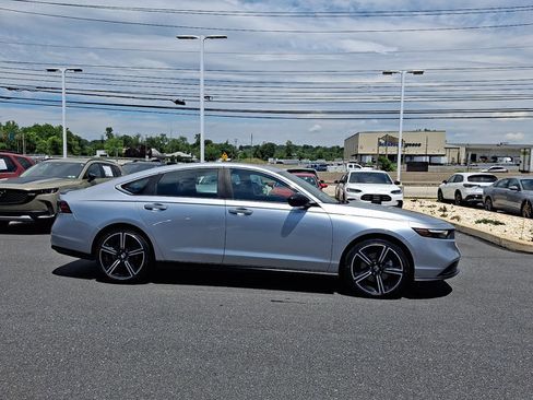 Certified 2025 Honda Accord Sport image 8
