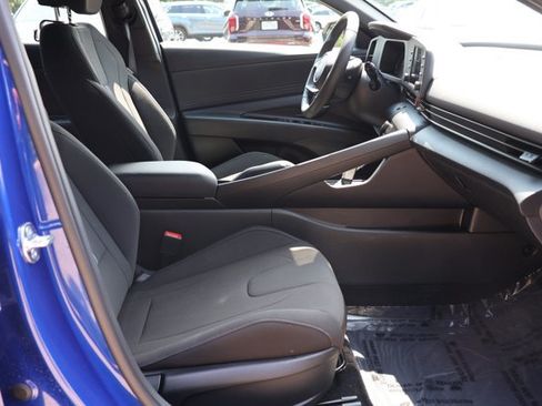 Used 2025 Hyundai Elantra Sport FWD image 28