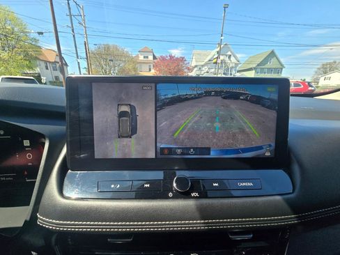 Used 2024 Nissan Rogue Platinum w/ Platinum Premium Package AWD/4WD image 11