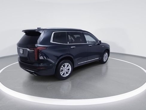 Used 2024 Cadillac XT6 Luxury w/ LPO, Floor Liner Package FWD image 9