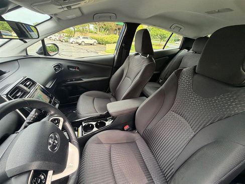 Used 2017 Toyota Prius Three FWD image 38