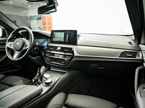 Used 2023 BMW 540i xDrive w/ Executive Package image 48