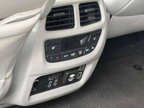 Used 2020 Honda Pilot Touring image 16
