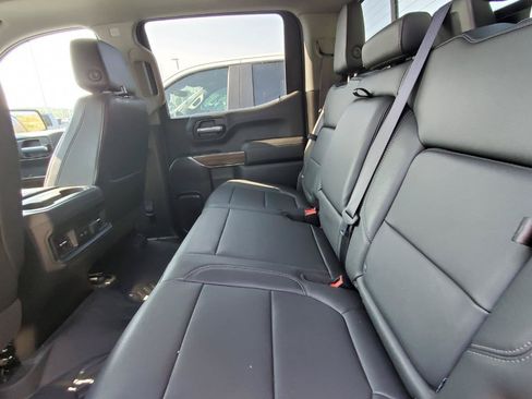 Used 2021 Chevrolet Silverado 1500 LT Trail Boss w/ Convenience Package II AWD/4WD image 5