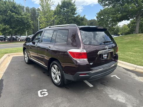 Used 2013 Toyota Highlander Limited AWD/4WD image 8