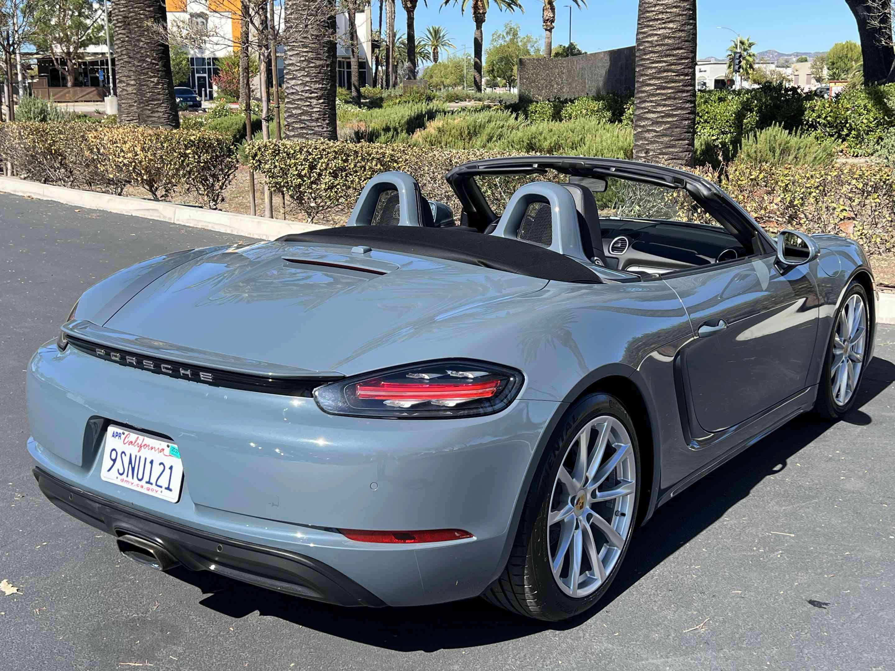 Used 2017 Porsche 718 Boxster RWD image 16