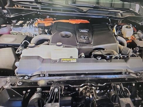 Used 2024 Toyota Sequoia Platinum w/ TRD Off-Road Package AWD/4WD image 19