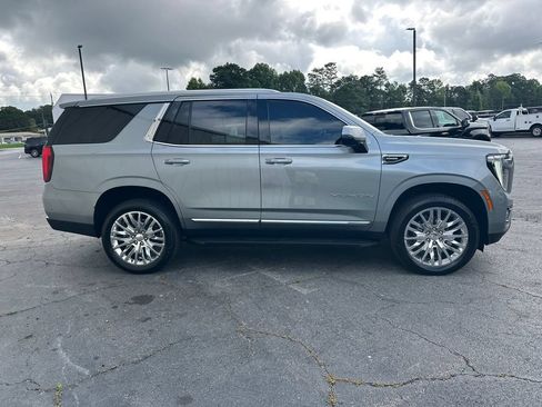 Used 2025 GMC Yukon Elevation w/ Elevation Premium Package RWD image 5