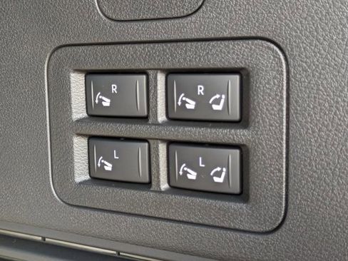 New 2026 Nissan Armada SL w/ Captain's Chari Seat Package image 15