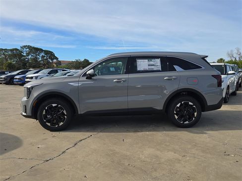 New 2026 Kia Sorento S image 5