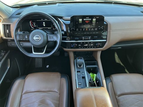 Certified 2024 Nissan Pathfinder Platinum image 9