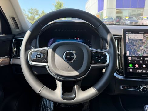 Certified 2025 Volvo XC90 B6 Plus AWD/4WD image 17