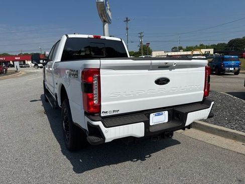 New 2026 Ford F250 Lariat w/ Black Appearance Package AWD/4WD image 9