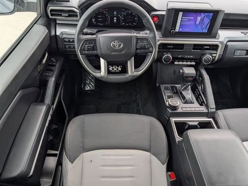 Used 2025 Toyota Tacoma TRD Sport AWD/4WD image 11