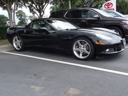 Used 2005 Chevrolet Corvette Convertible w/ Preferred Equipment Group RWD image 4