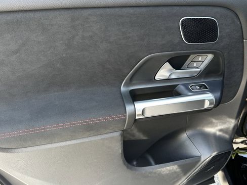 Certified 2025 Mercedes-Benz GLB 250 image 25
