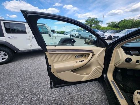 Used 2013 Ford Taurus Limited FWD image 9