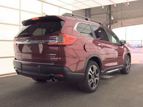 Used 2024 Subaru Ascent Touring AWD/4WD image 2