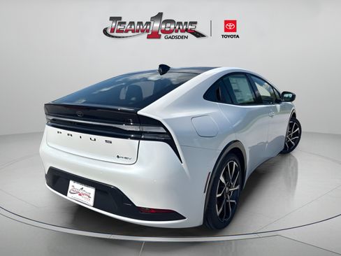 New 2026 Toyota Prius Plug-In Hybrid FWD image 6