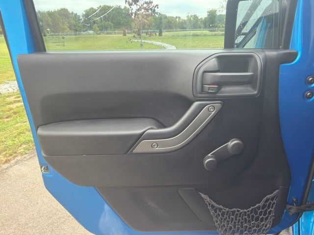 Used 2015 Jeep Wrangler Unlimited Sport w/ Connectivity Group AWD/4WD image 15