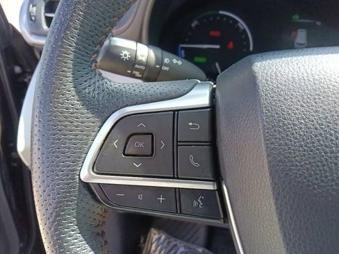 Used 2023 Toyota Sienna XSE FWD image 18