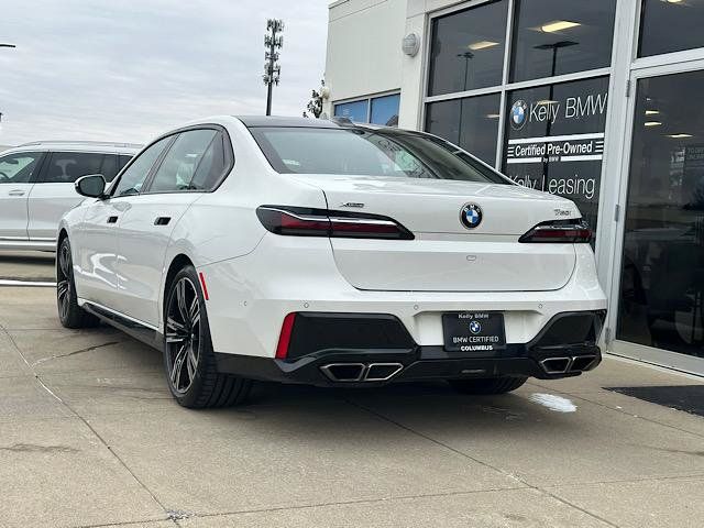 Used 2023 BMW 760i xDrive AWD/4WD image 10