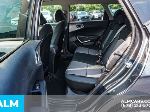 Used 2025 Kia Soul LX w/ LX Technology Package FWD image 21